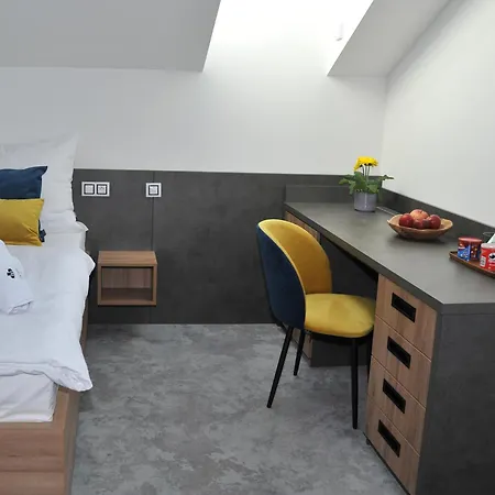 Hradby A Restaurace Hotel