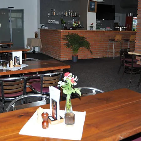 Hradby A Restaurace Szálloda 3*