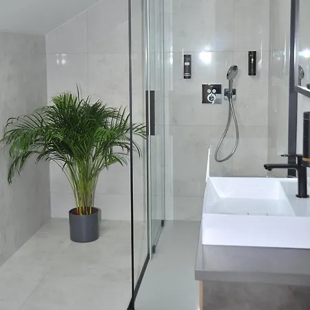 Hotel Hradby A Restaurace 3*