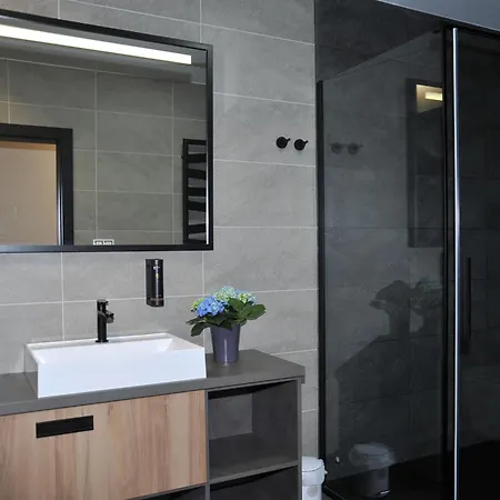 Hradby A Restaurace 3*