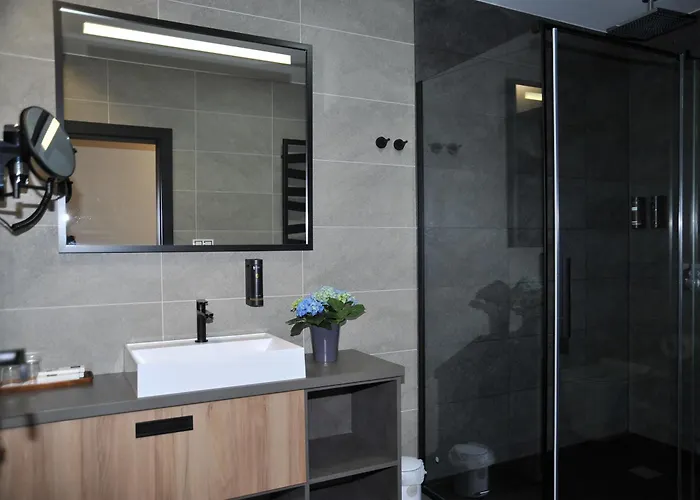 Hradby A Restaurace 3*